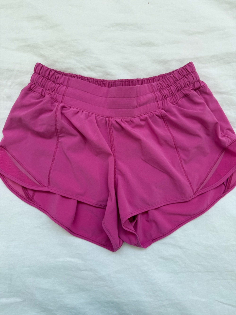 Lululemon Hotty Hot 2.5” low-rise short💕